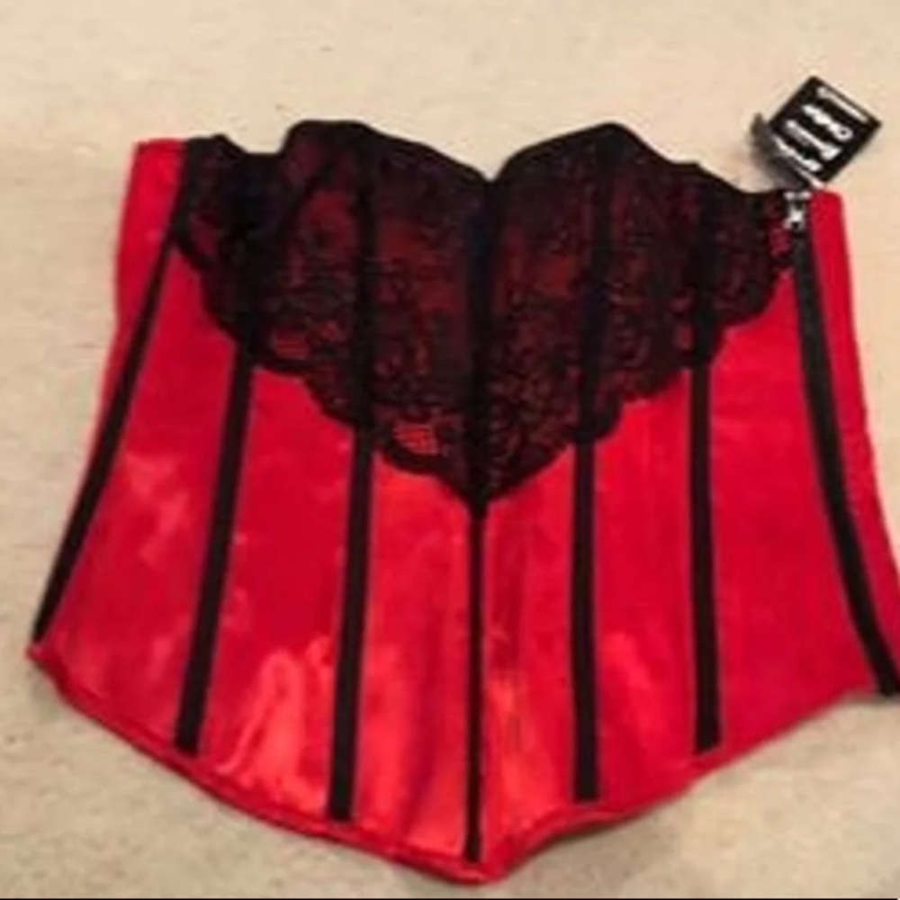 Woman’s black and red size 32 lovers corset